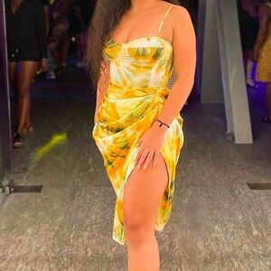 Pretty Little Thing 2 piece set. Size M. Worn once